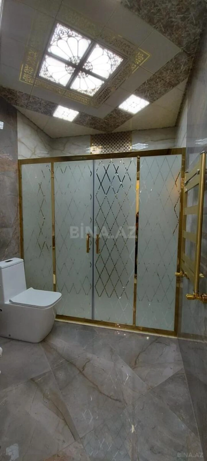 Satılır 8 otaqlı həyət evi 380 m²