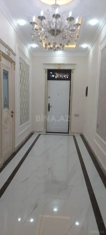 Satılır 8 otaqlı həyət evi 380 m²