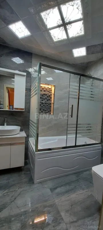 Satılır 8 otaqlı həyət evi 380 m²