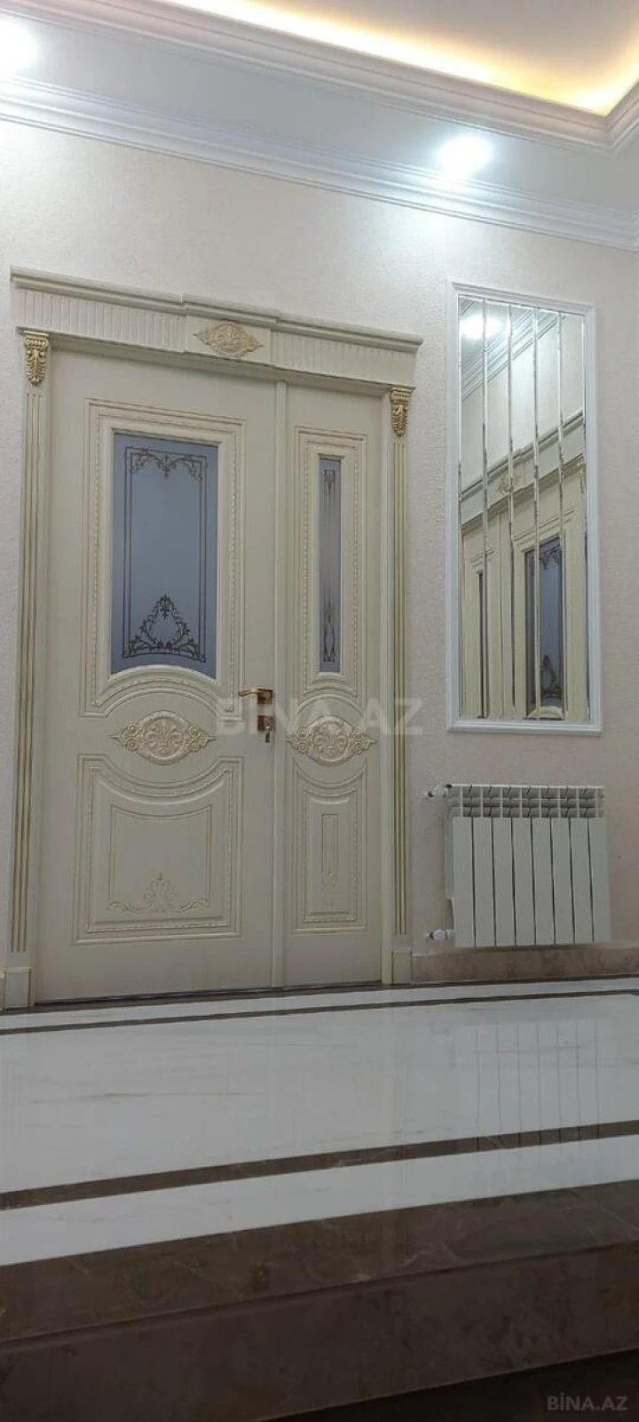 Satılır 8 otaqlı həyət evi 380 m²