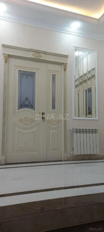 Satılır 8 otaqlı həyət evi 380 m²
