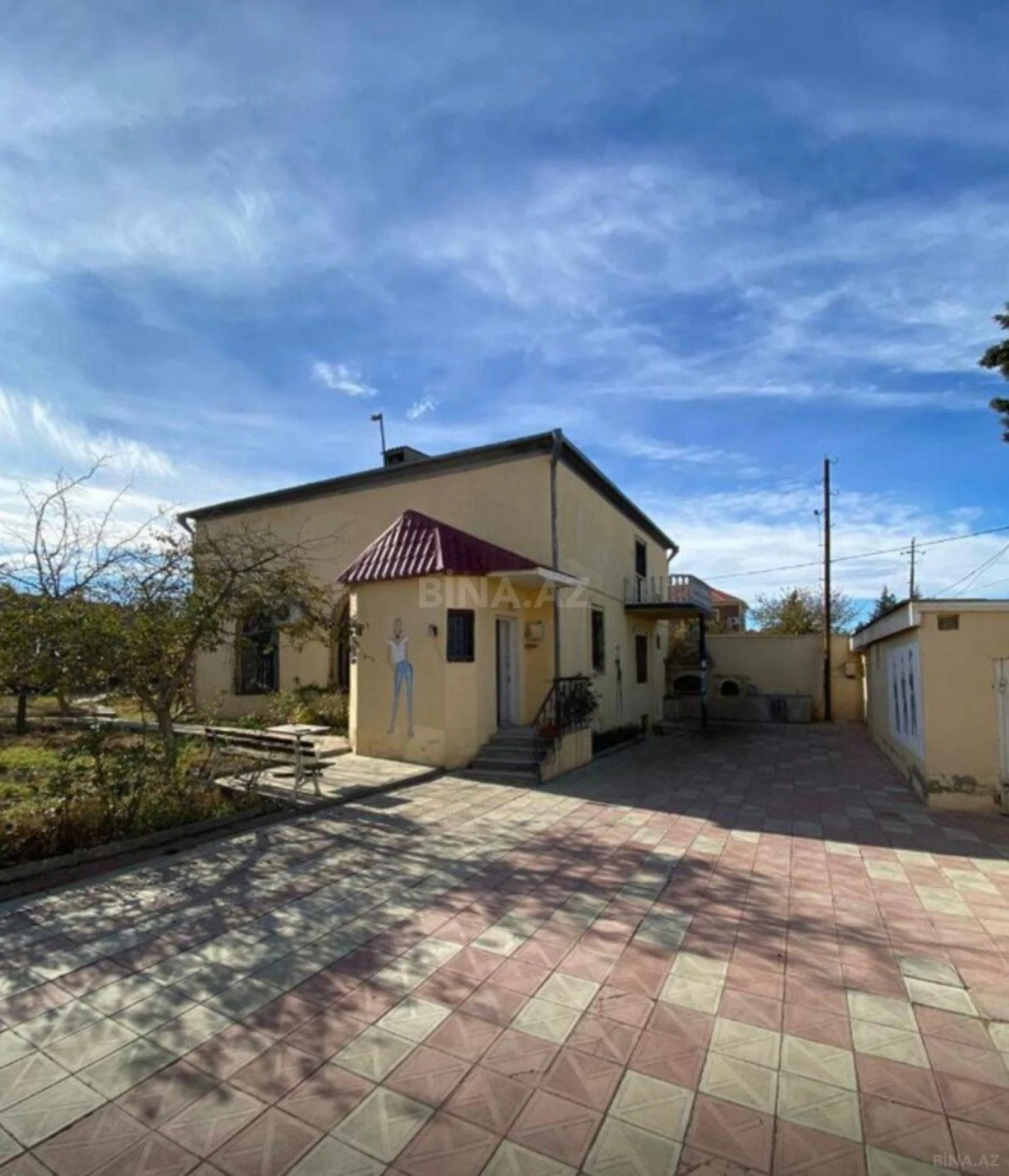 Satılır 5 otaqlı həyət evi 167 m²