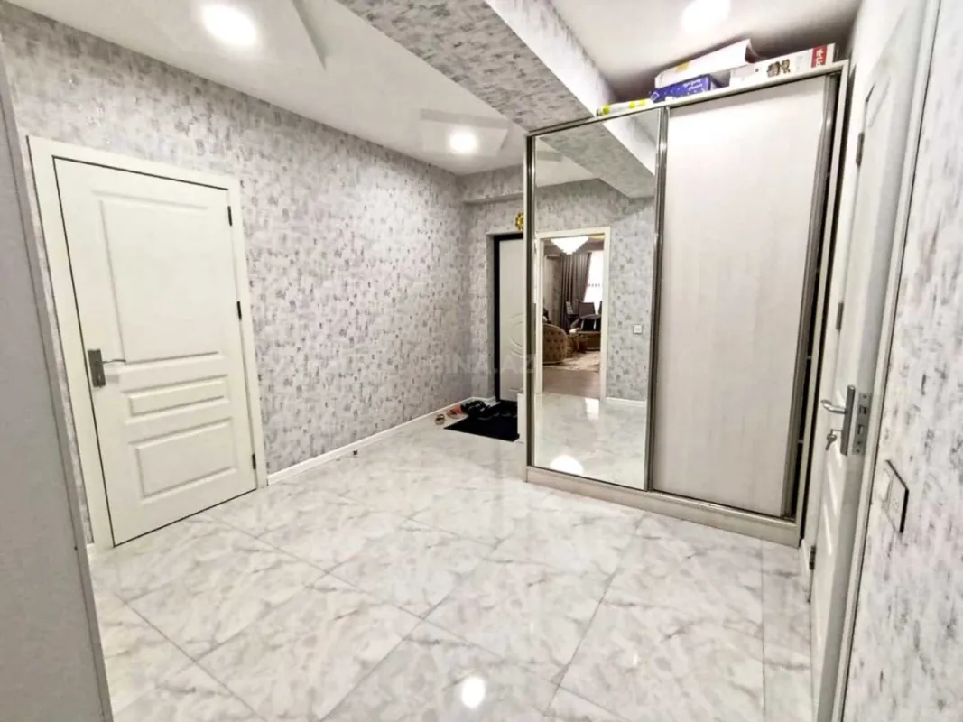Satılır 2 otaqlı mənzil 90 m²