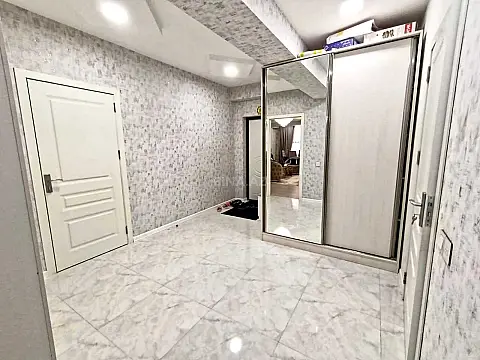 Satılır 2 otaqlı mənzil 90 m²
