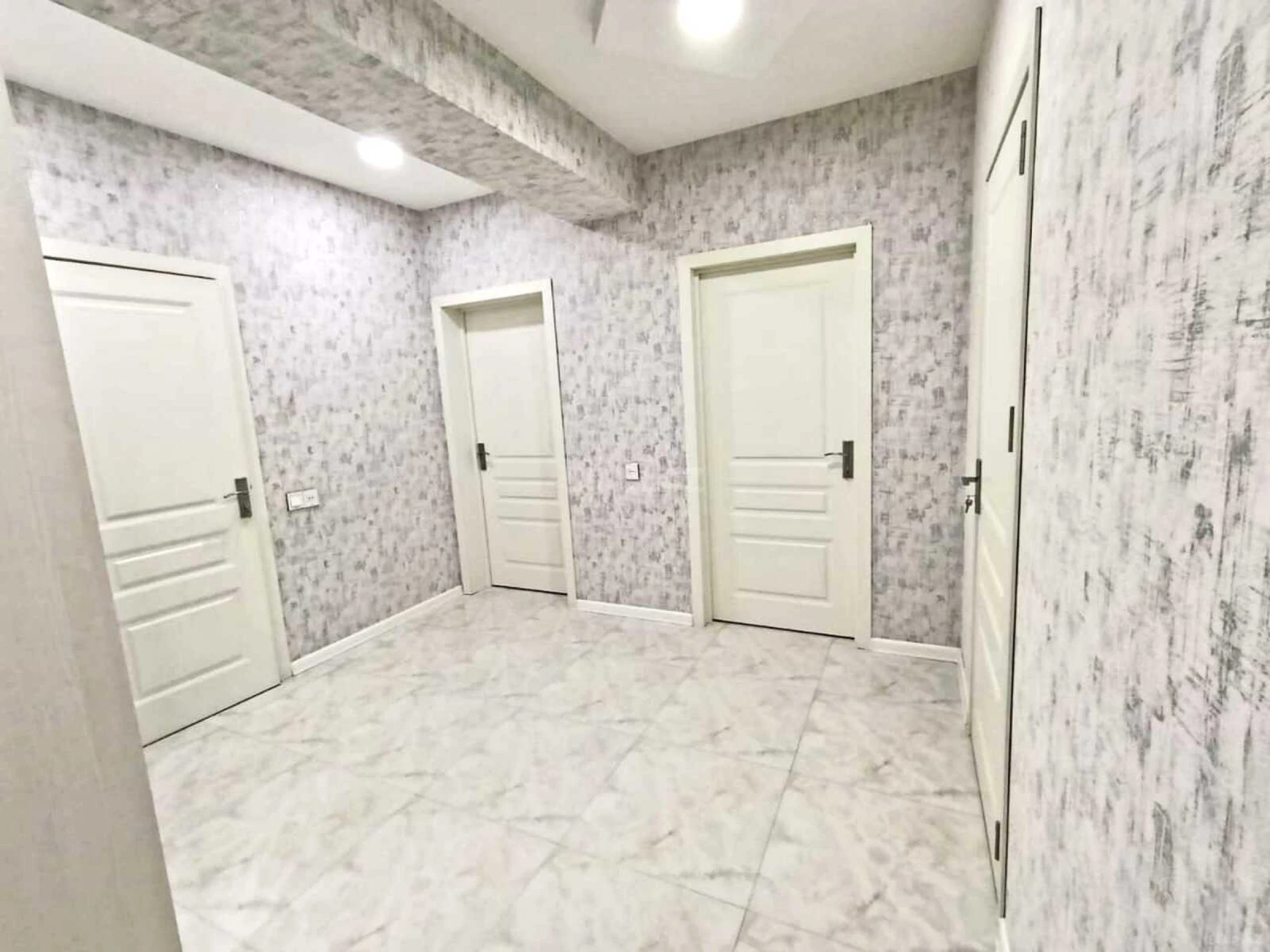 Satılır 2 otaqlı mənzil 90 m²