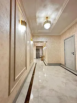 Satılır 4 otaqlı mənzil 205 m²