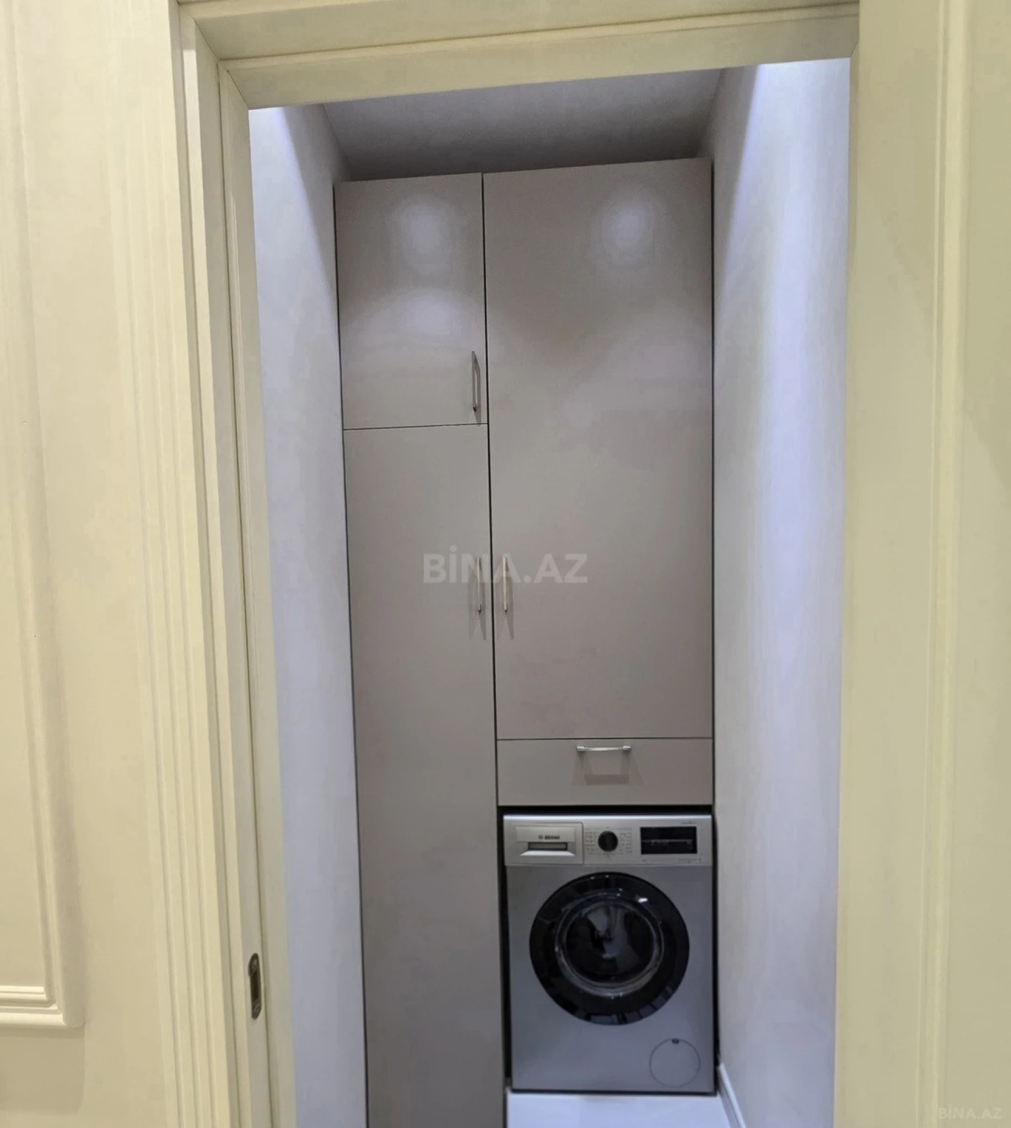 Satılır 3 otaqlı mənzil 160 m²