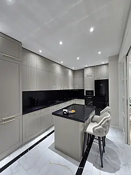 Satılır 3 otaqlı mənzil 160 m²