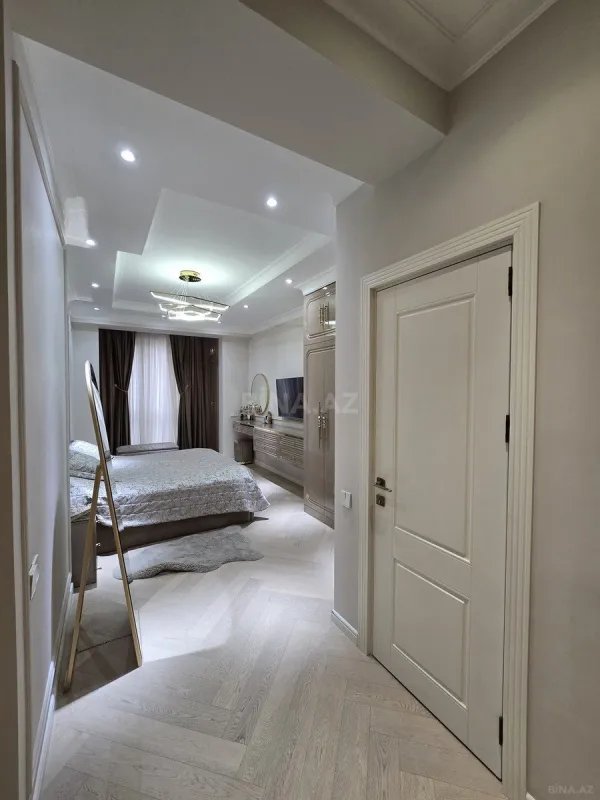 Satılır 3 otaqlı mənzil 160 m²
