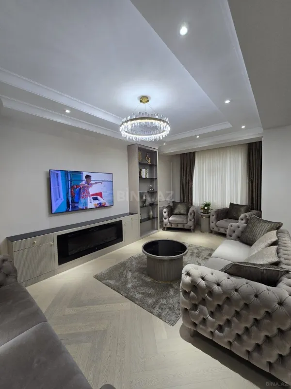 Satılır 3 otaqlı mənzil 160 m²
