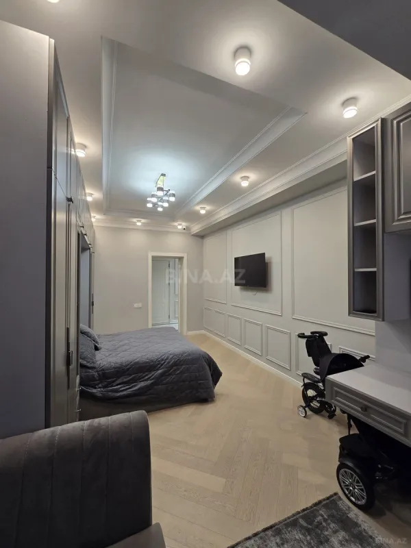 Satılır 3 otaqlı mənzil 160 m²