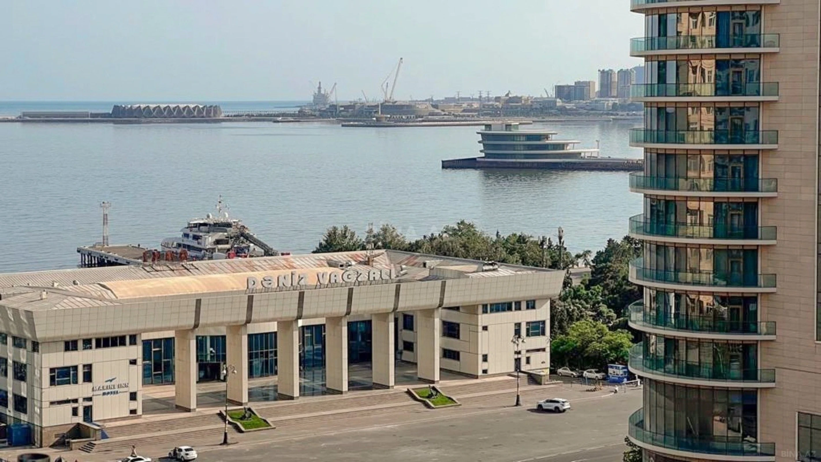 Satılır 3 otaqlı mənzil 103 m²