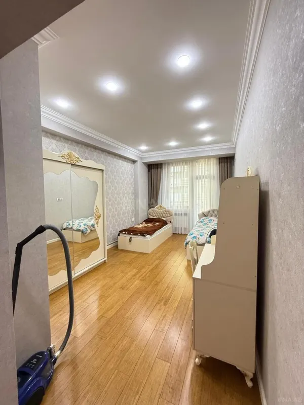 Kirayə verilir 3 otaqlı mənzil 100 m²