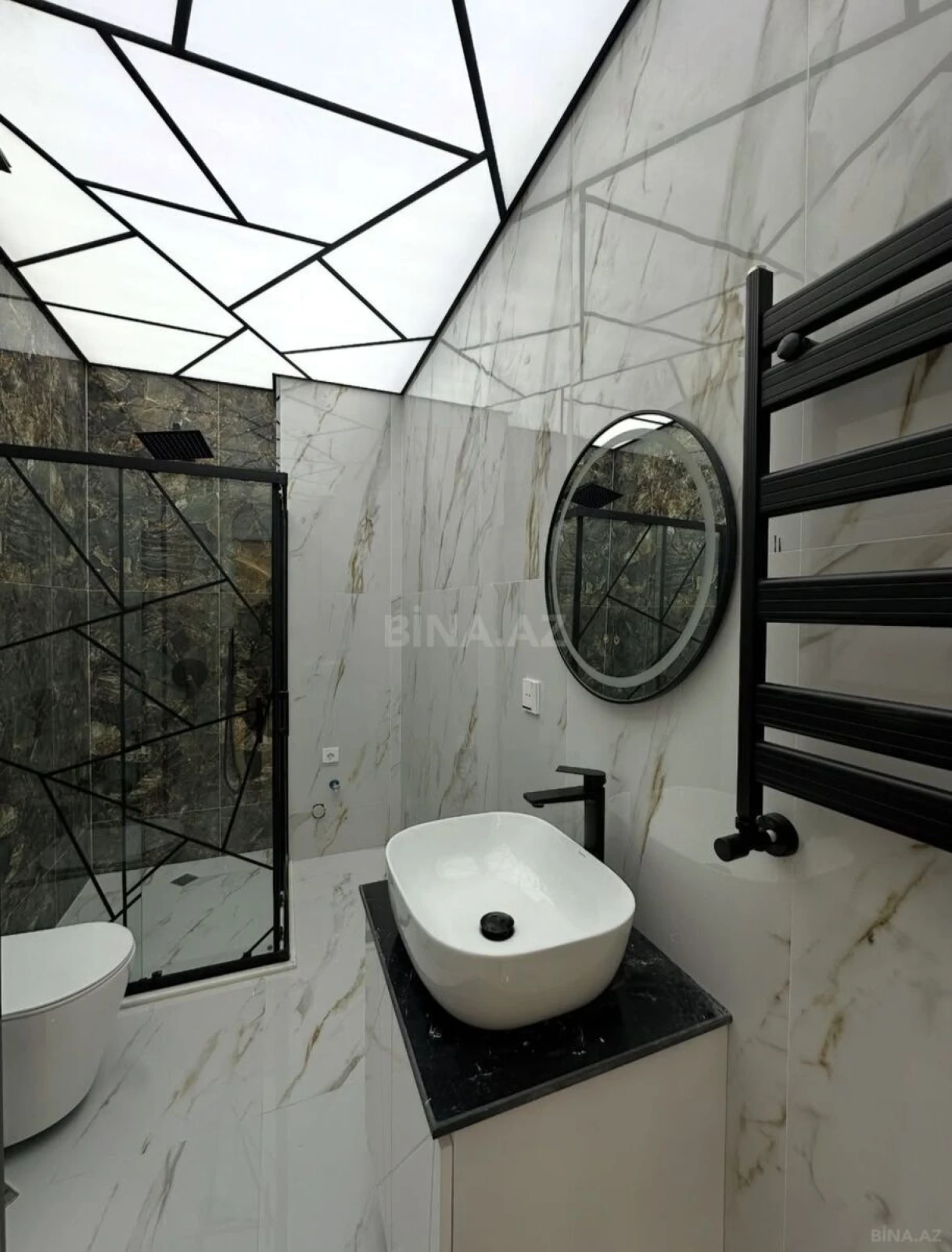 Satılır 4 otaqlı mənzil 155 m²