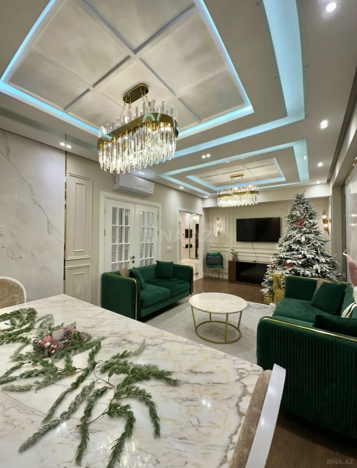 Satılır 4 otaqlı mənzil 155 m²