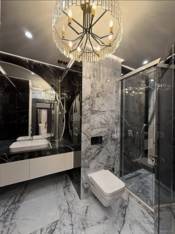 Satılır 4 otaqlı mənzil 220 m²