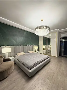 Satılır 4 otaqlı mənzil 220 m²