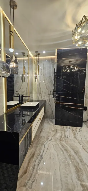 Satılır 4 otaqlı mənzil 220 m²