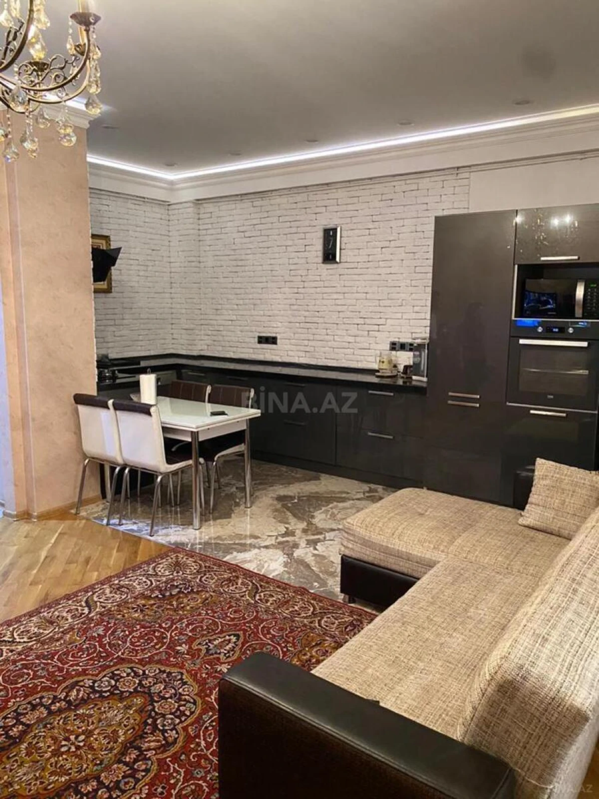 Kirayə verilir 2 otaqlı mənzil 80 m²