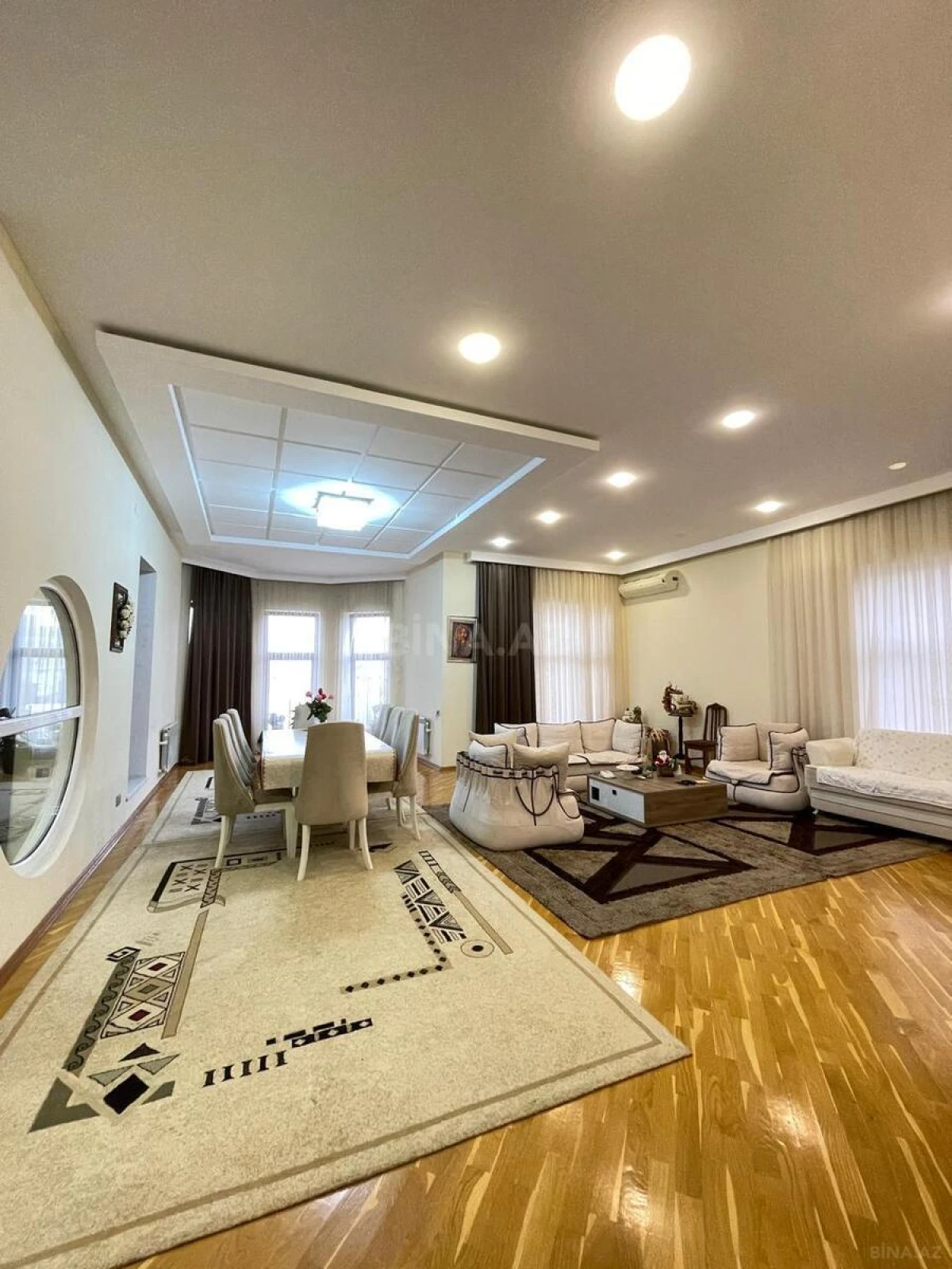 Satılır 7 otaqlı həyət evi 700 m²