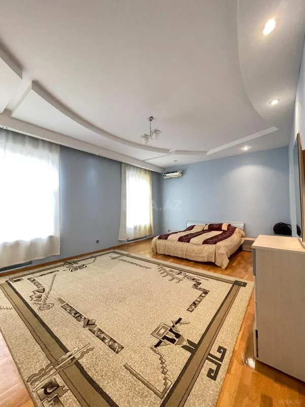 Satılır 7 otaqlı həyət evi 700 m²