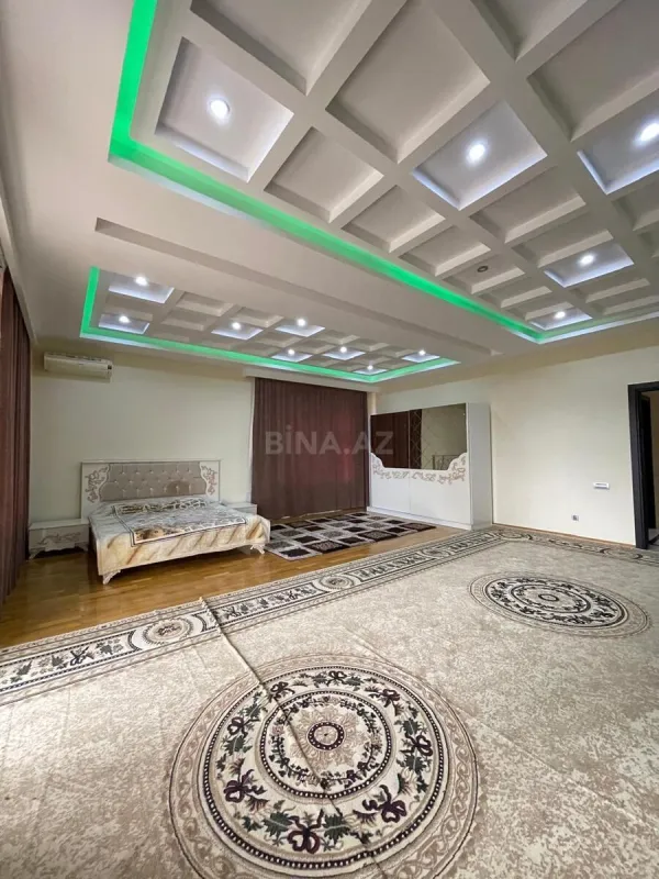 Satılır 7 otaqlı həyət evi 700 m²