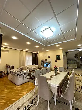 Satılır 7 otaqlı həyət evi 700 m²