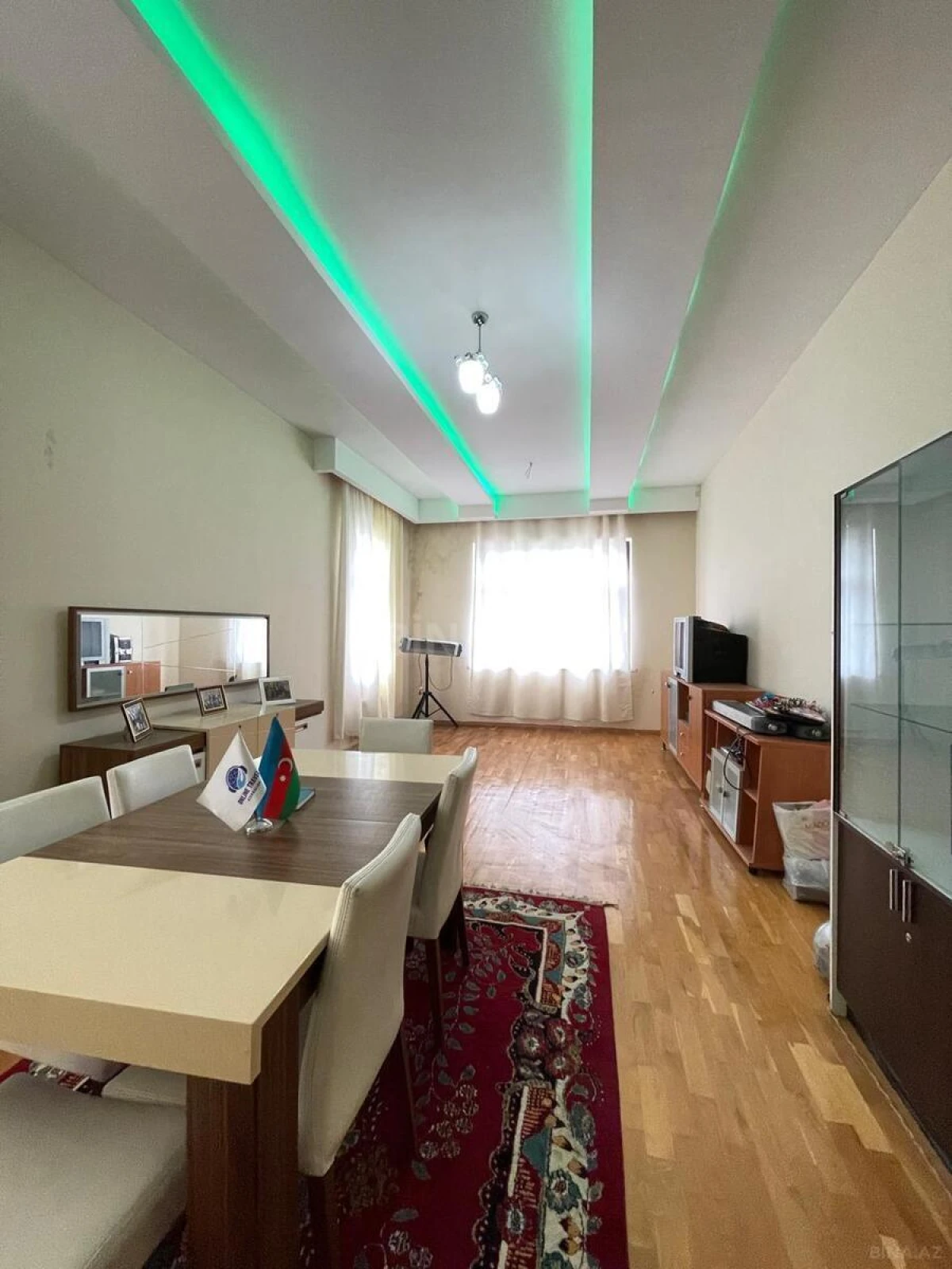 Satılır 7 otaqlı həyət evi 700 m²