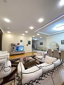 Satılır 7 otaqlı həyət evi 700 m² — Bakı, Novxanı 7 otaq 700.00 m²