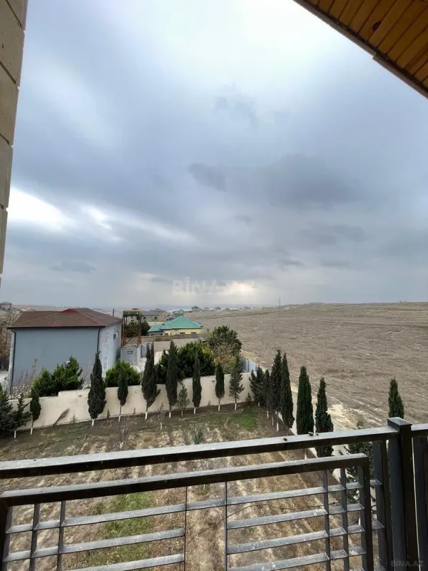 Satılır 7 otaqlı həyət evi 700 m²