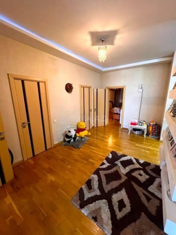 Satılır 2 otaqlı mənzil 110 m²