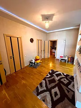 Satılır 2 otaqlı mənzil 110 m²