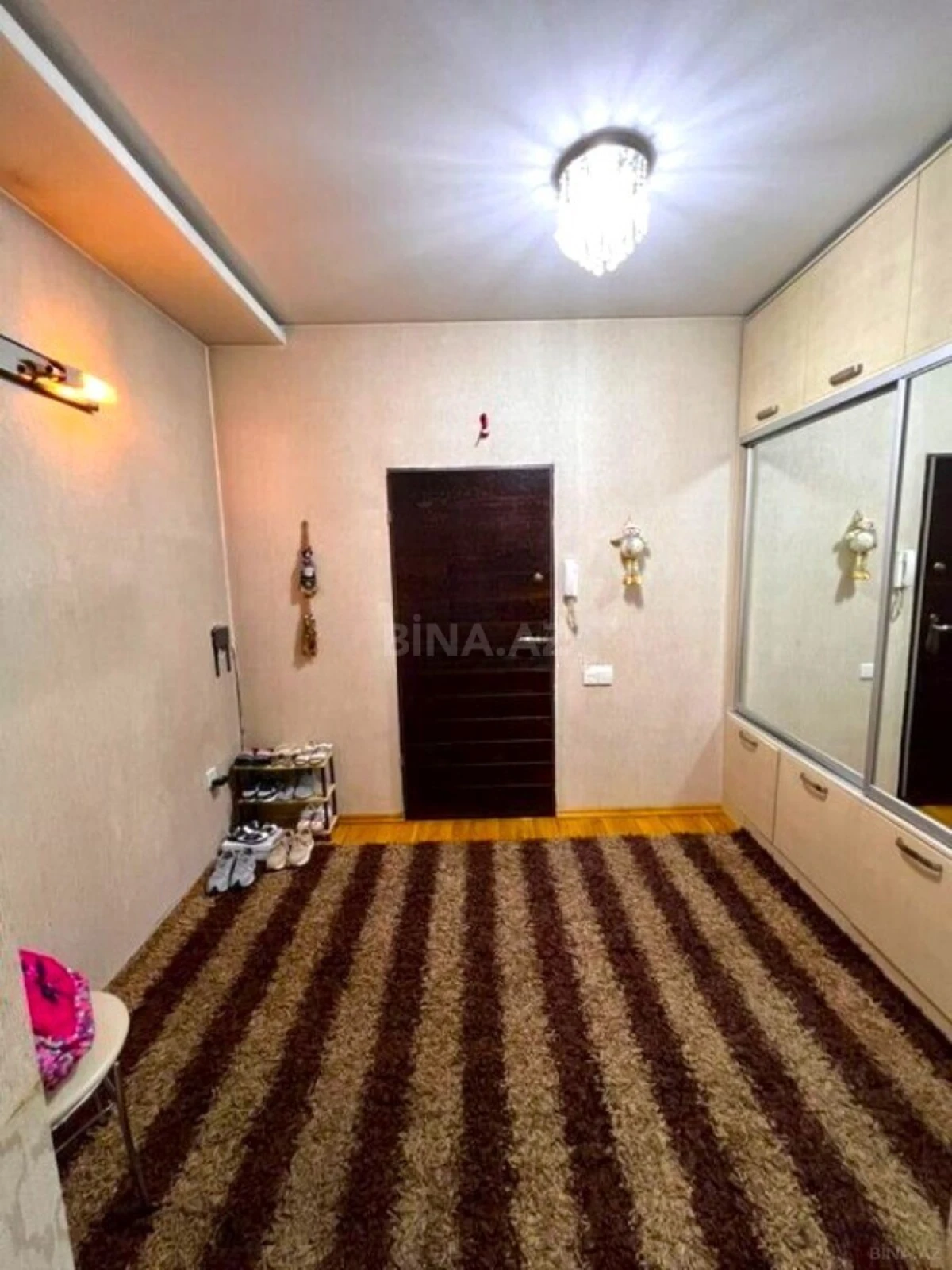 Satılır 2 otaqlı mənzil 110 m²