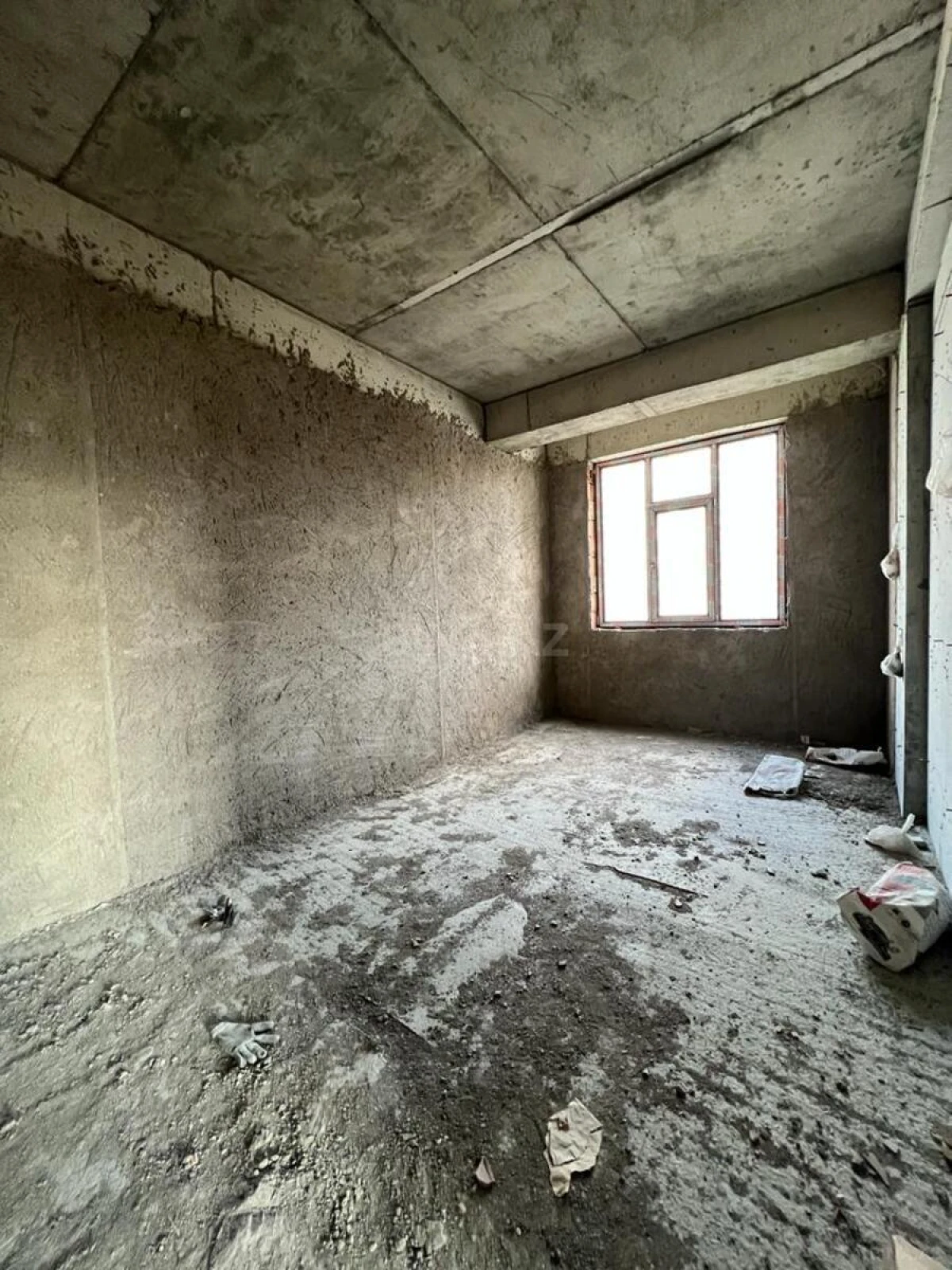 Satılır 4 otaqlı mənzil 130 m²