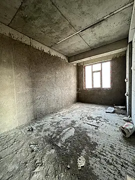 Satılır 4 otaqlı mənzil 130 m²