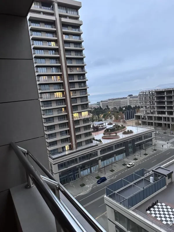 Satılır 3 otaqlı mənzil 157 m²