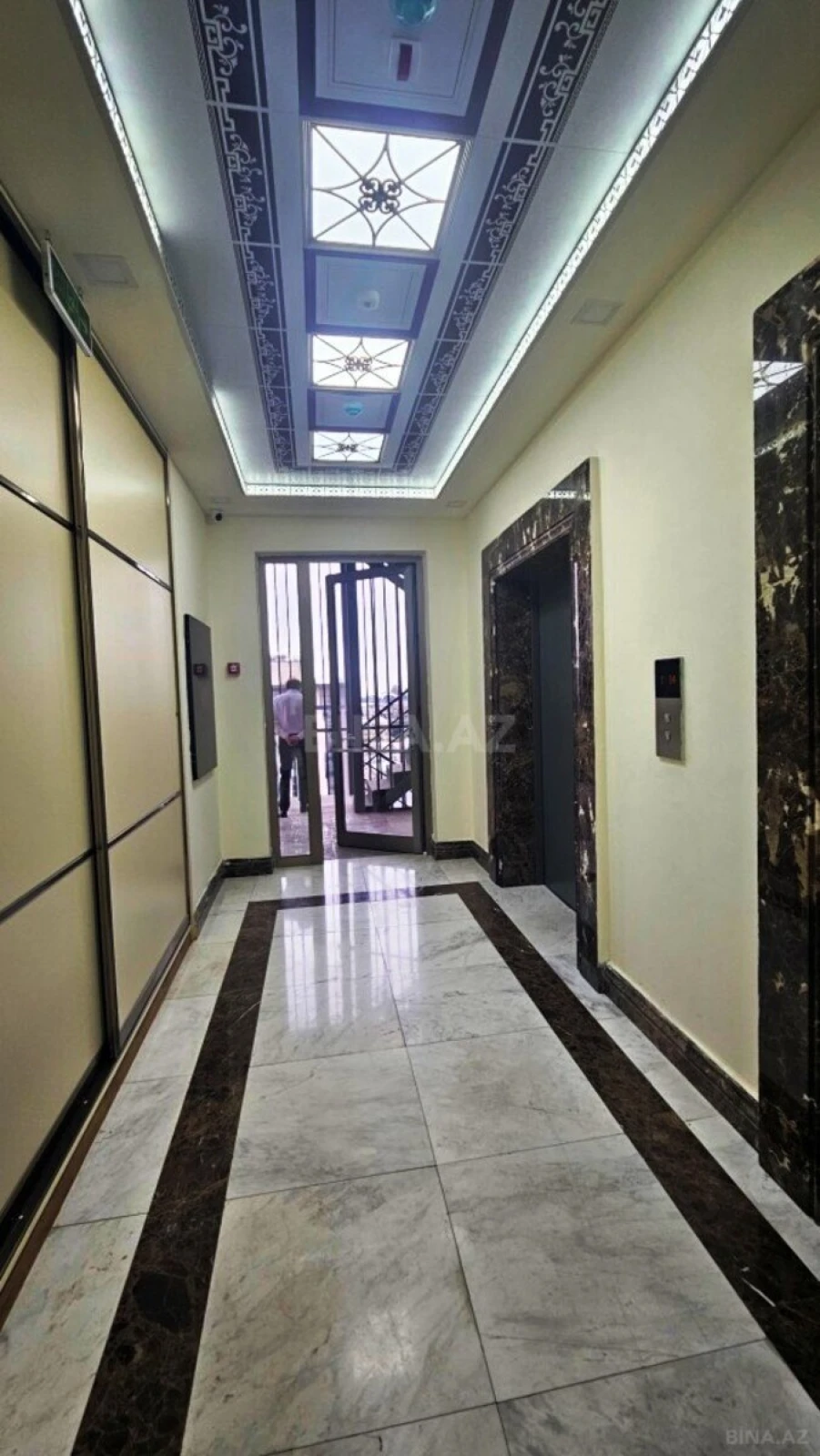 Satılır 3 otaqlı mənzil 186 m²