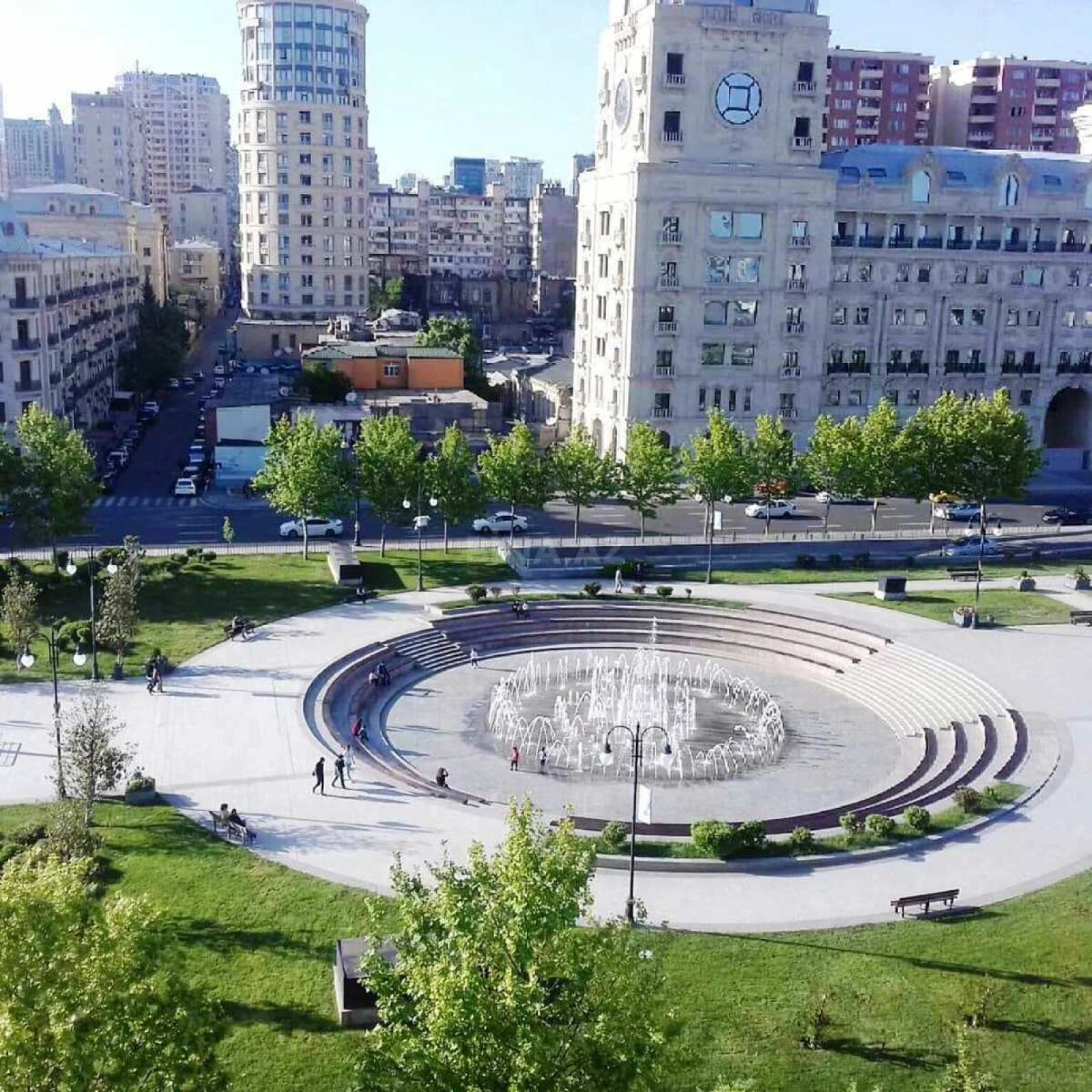 Satılır 3 otaqlı mənzil 186 m²