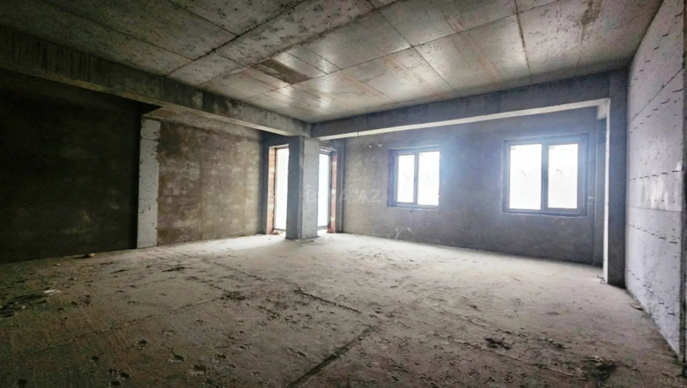 Satılır 3 otaqlı mənzil 186 m²