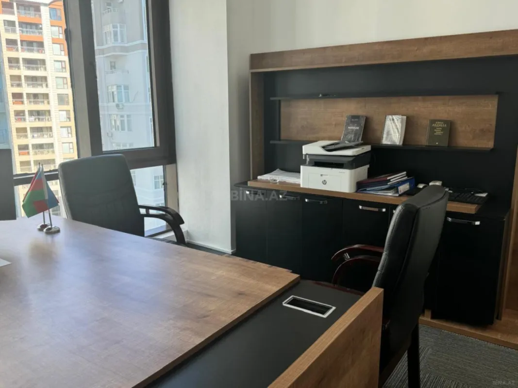 Kirayə verilir 3 otaqlı ofis 93 m²