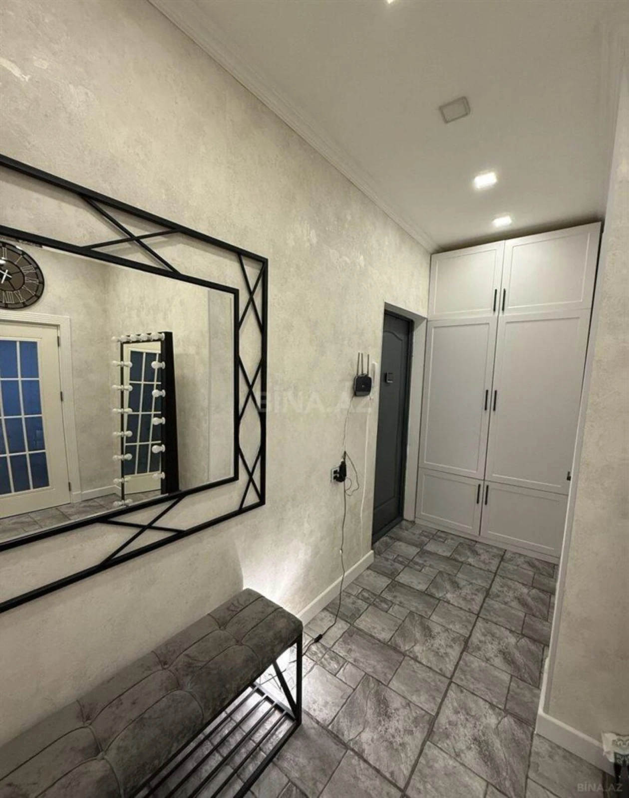 Satılır 2 otaqlı mənzil 58.8 m²