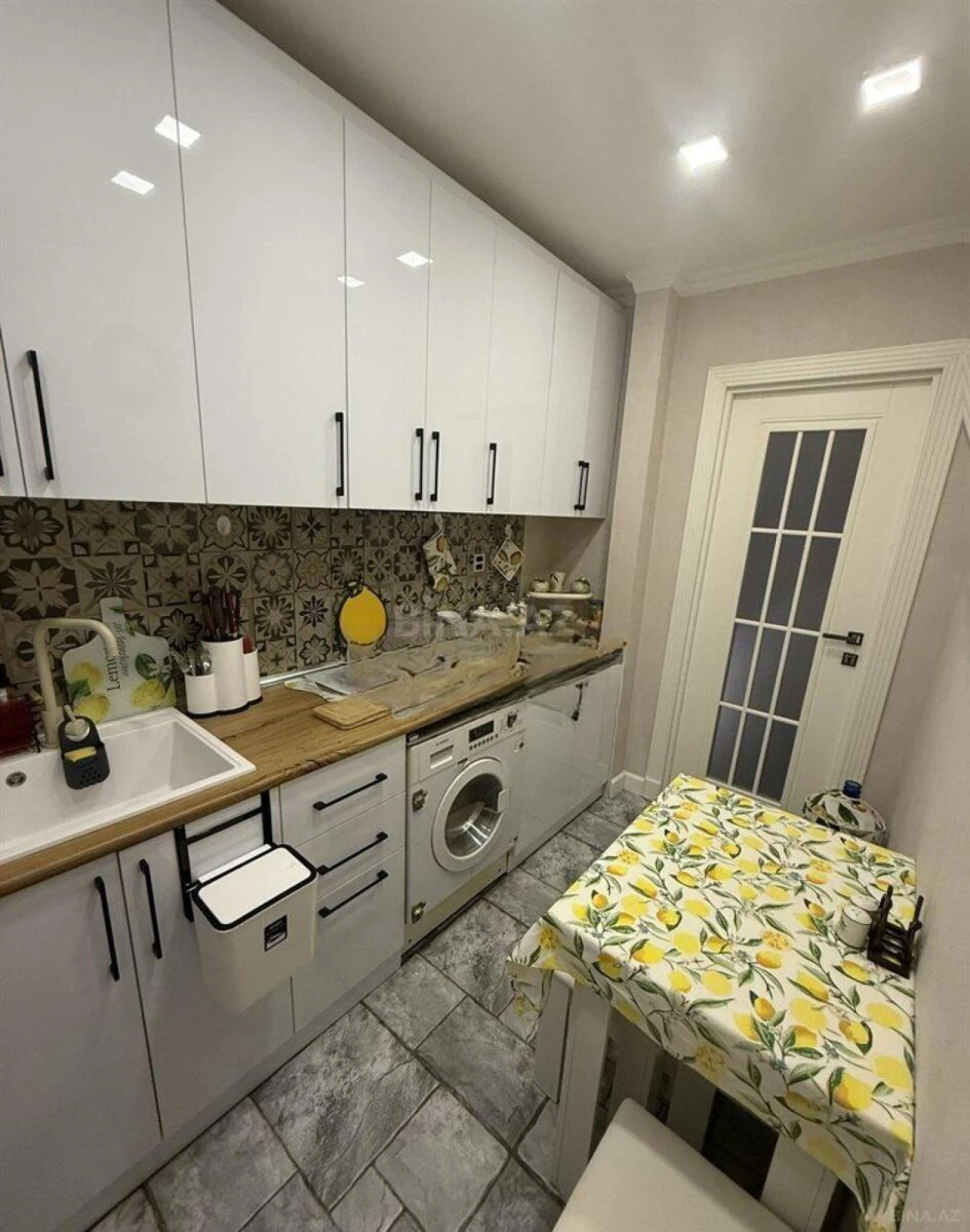 Satılır 2 otaqlı mənzil 58.8 m²