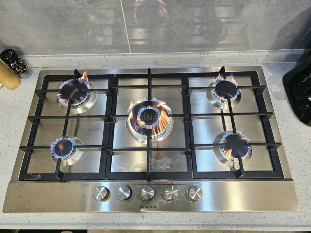 Kirayə verilir 2 otaqlı mənzil 81 m²