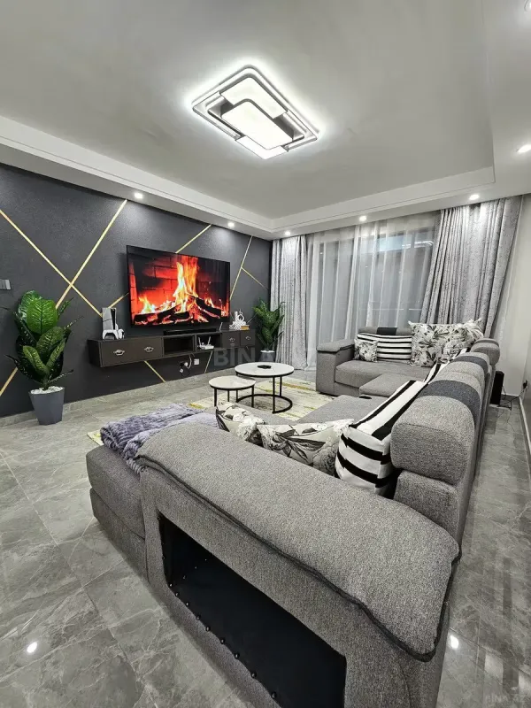 Kirayə verilir 2 otaqlı mənzil 81 m²