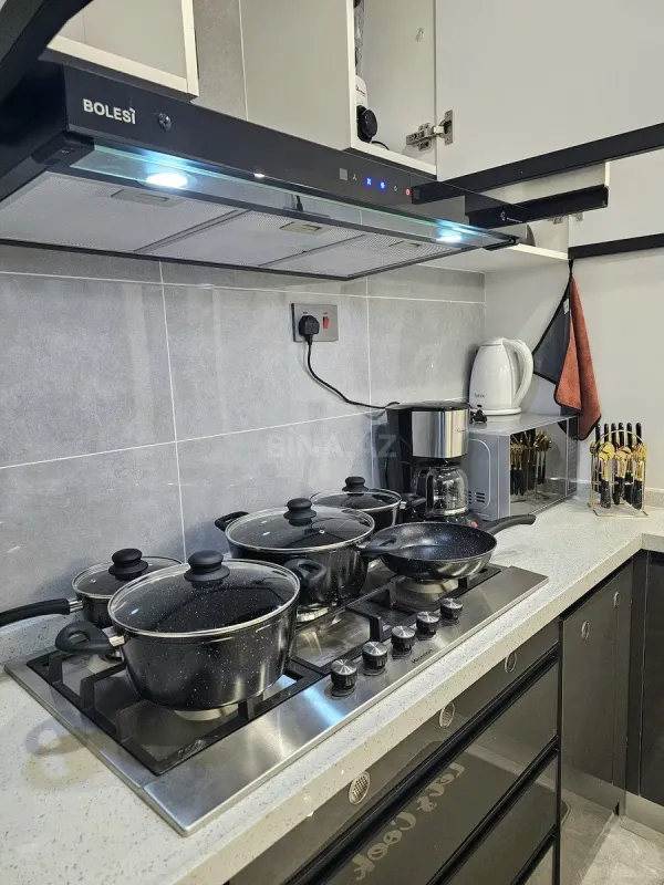 Kirayə verilir 2 otaqlı mənzil 81 m²