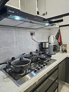 Kirayə verilir 2 otaqlı mənzil 81 m²