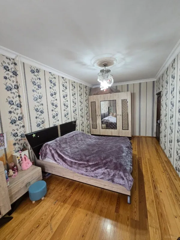 Satılır 4 otaqlı mənzil 100 m²