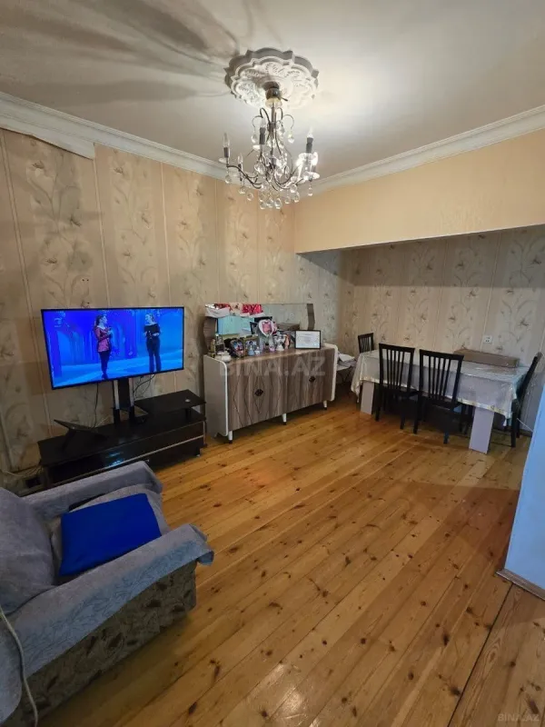 Satılır 4 otaqlı mənzil 100 m²