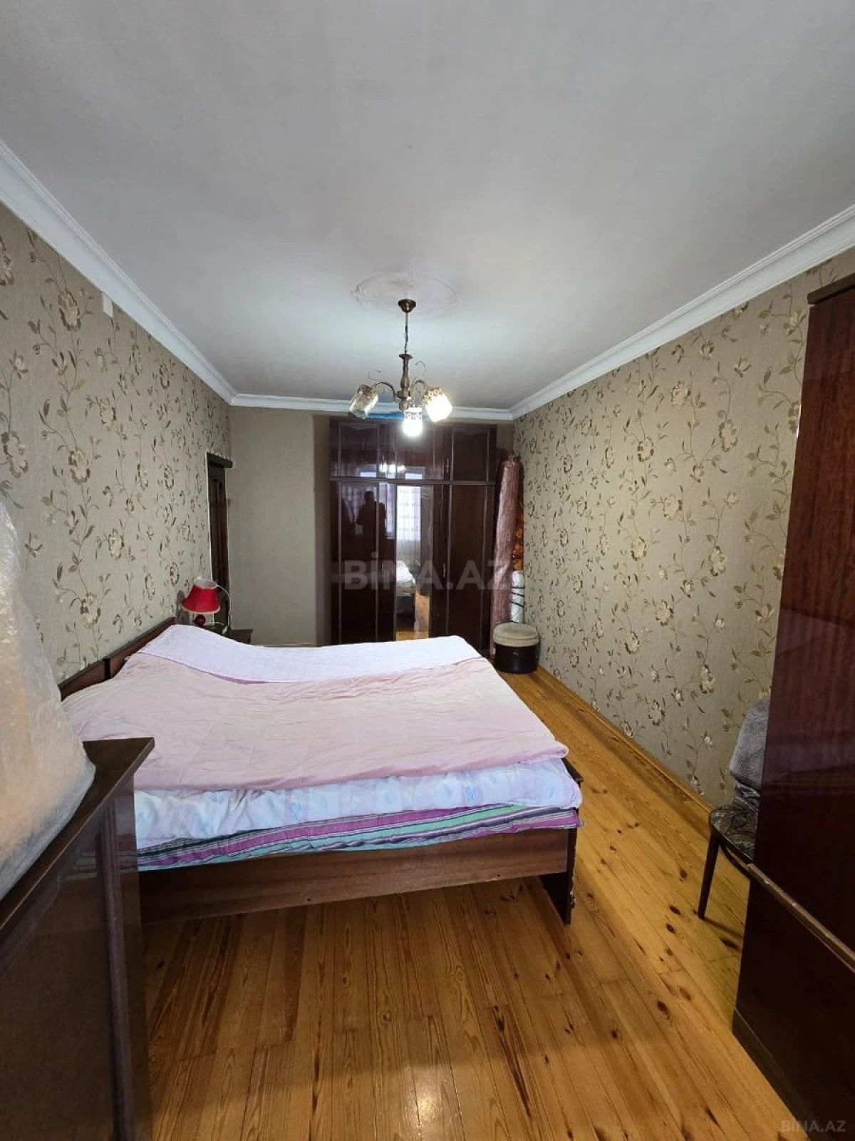 Satılır 4 otaqlı mənzil 100 m²