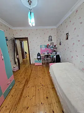 Satılır 4 otaqlı mənzil 100 m²